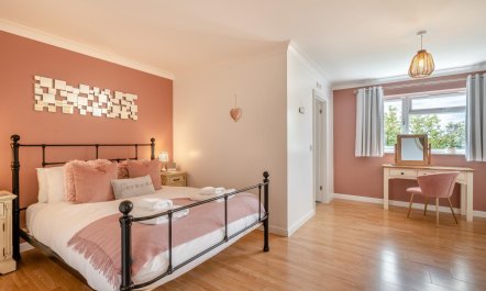 5 Bed in Oulton 9