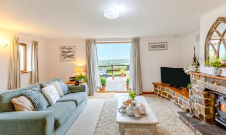 3 Bed in East Chilla 3