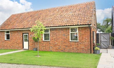 3 Bed in Bramfield 7