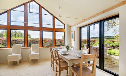 3 Bed in Cockthorpe 1