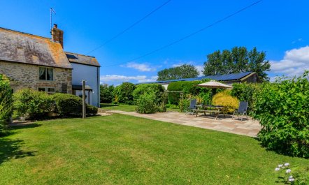 3 Bed in Burton Bradstock 2