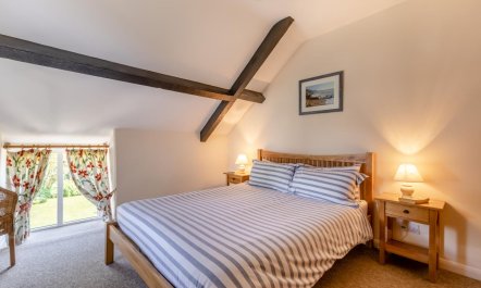 3 Bed in Burton Bradstock 9