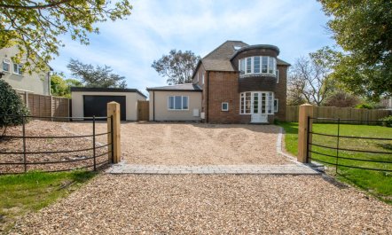 4 Bed in West Runton