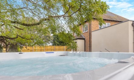 4 Bed in West Runton 2