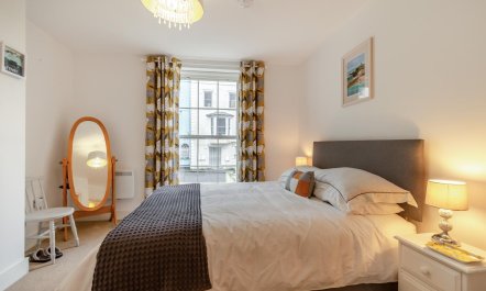 2 Bed in Tenby 8