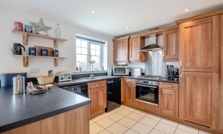 4 Bed in Seahouses 2