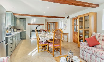 4 Bed in Letheringsett 6