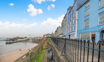 2 Bed in Tenby 1