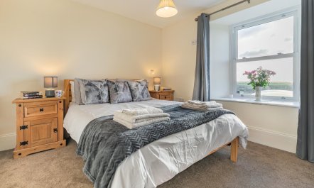 1 Bed in Four Lanes 4