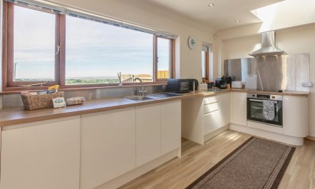 1 Bed in Four Lanes 4