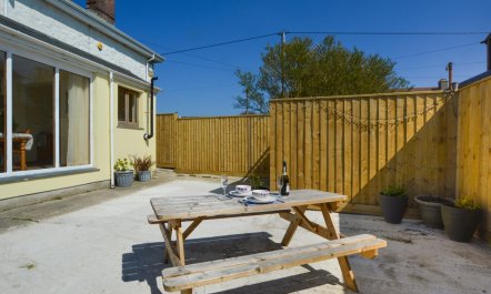 1 Bed in Four Lanes 9