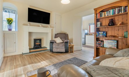 1 Bed in Four Lanes 2