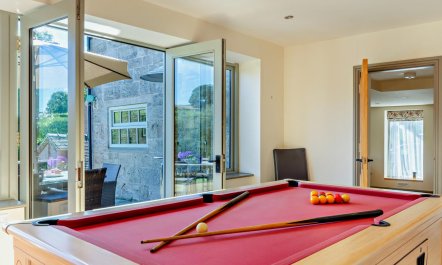 4 Bed in Ellastone 4