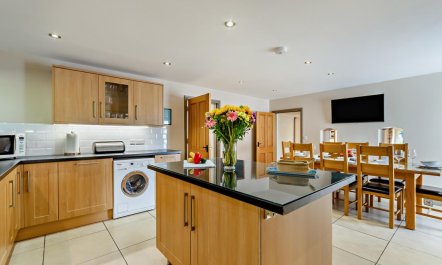 4 Bed in Ellastone 8