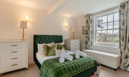 4 Bed in Southwell 9