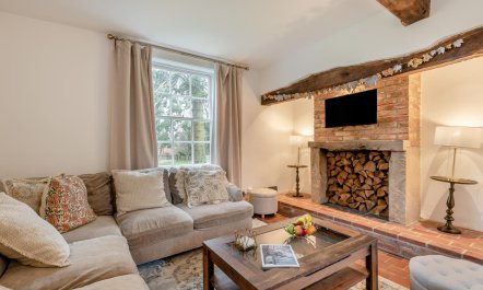 4 Bed in Southwell 5