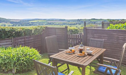 1 Bed in Blue Anchor 9