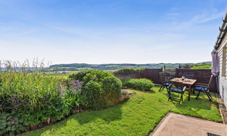 1 Bed in Blue Anchor 1