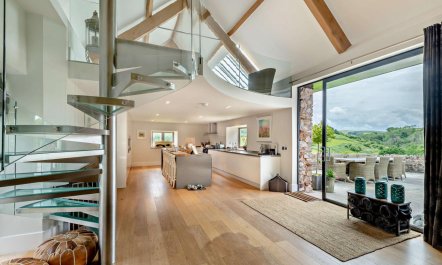 4 Bed in Longcombe 4