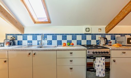 1 Bed in Port Mulgrave 5