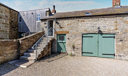 1 Bed in Port Mulgrave 2