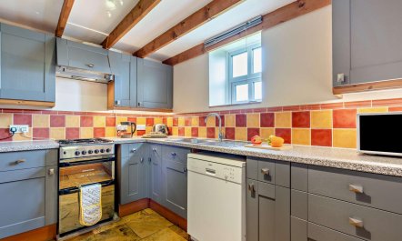 2 Bed in Port Mulgrave 8