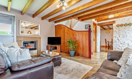 2 Bed in Port Mulgrave 4