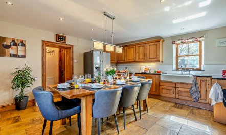 4 Bed in Port Mulgrave 6