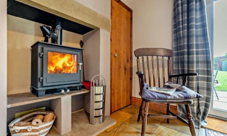 4 Bed in Port Mulgrave 3