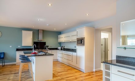 6 Bed in Winnards Perch 9