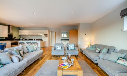 6 Bed in Winnards Perch 7