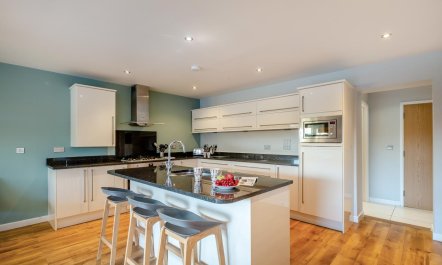 6 Bed in Winnards Perch 8