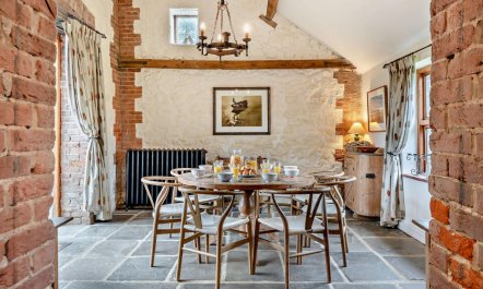 7 Bed in Ringstead 8