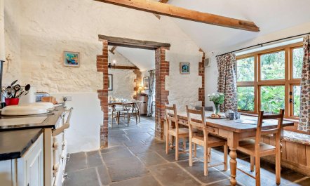 7 Bed in Ringstead 7