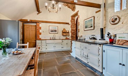 7 Bed in Ringstead 2