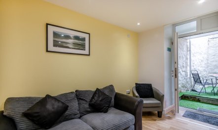 2 Bed in Tenby 9