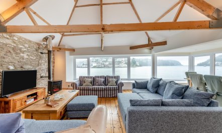 3 Bed in Dartmouth 1