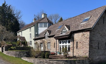 6 Bed in Llanfilo