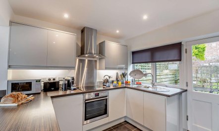 3 Bed in Aberdovey 3