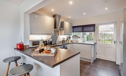 3 Bed in Aberdovey 2