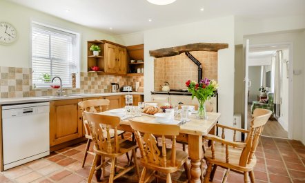 5 Bed in Whissonsett 3