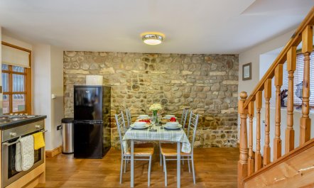 2 Bed in Thornton Watlass 6