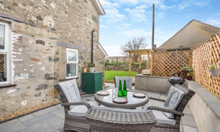 2 Bed in Pencaenewydd 2