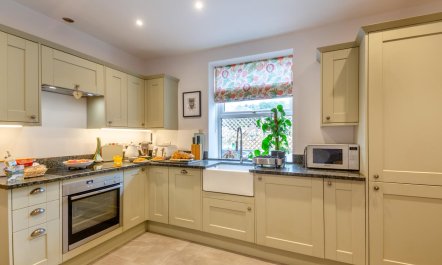 2 Bed in Pencaenewydd 4