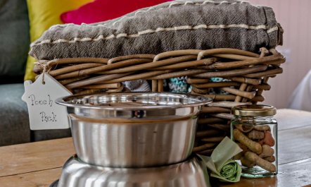 1 Bed in Chelmondiston 8