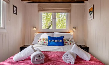 1 Bed in Chelmondiston 6