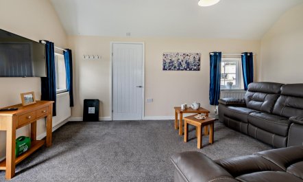 2 Bed in Red Roses 2