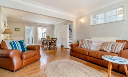 4 Bed in Southwold 2