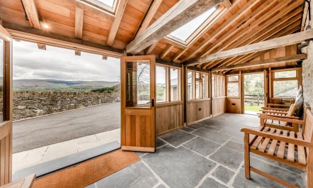 4 Bed in Derwenlas 2