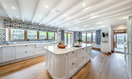 4 Bed in Derwenlas 4